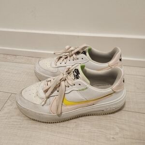 Nike Women's White and Yellow Sneakers